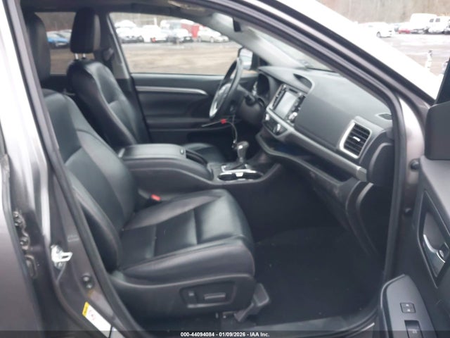 2017 TOYOTA HIGHLANDER 5TDJZRFH5HS446066 Photo 4