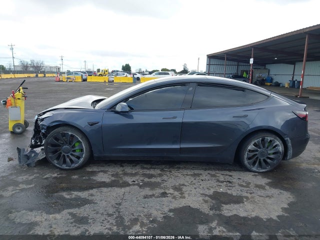 Tesla Model 3 Performance Dual Motor All-wheel Drive 2022 5YJ3E1EC3NF208468 Image 13