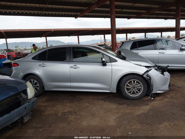 Toyota Corolla Hybrid Le 2022 JTDEAMDE3NJ051154 Image 13