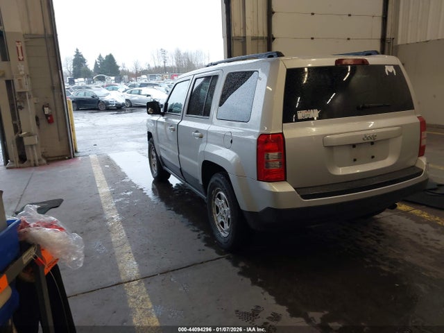 2012 JEEP PATRIOT 1C4NJPBA8CD632016 Photo 2