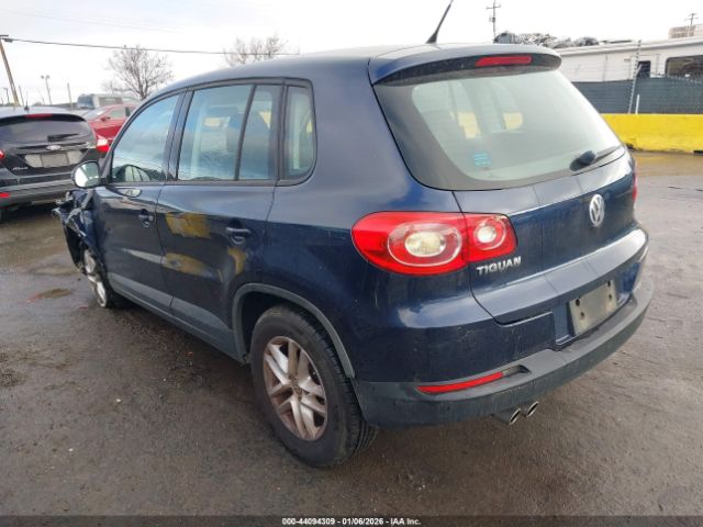 2011 VOLKSWAGEN TIGUAN WVGAV7AX6BW528115 Photo 2