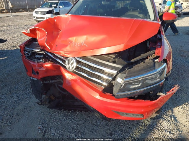 3VV5B7AXXJM131084 Volkswagen Tiguan 2.0t Sel Premium