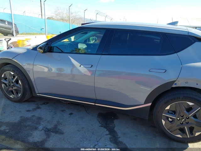 5XYC34JA8SG011893 KIA Ev6 Light Long Range
