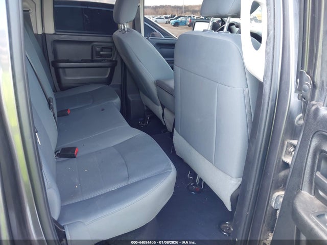 44094405 :رقم المزاد ، 1C6RR6FG0KS590560 vin ، 2019 Ram 1500 Classic Tradesman  4x2 6'4 Box مزاد بيع