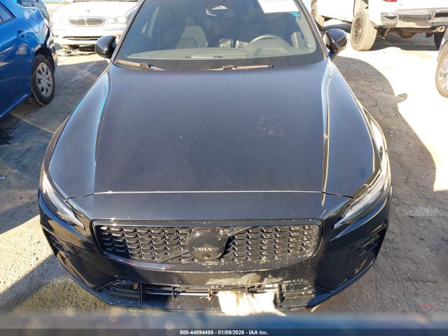 Volvo S60 B5 Plus Black Edition 2024 7JRL12TH5RG299241 Image 12