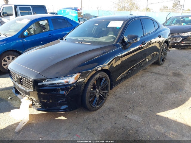 7JRL12TH5RG299241 Volvo S60 B5 Plus Black Edition