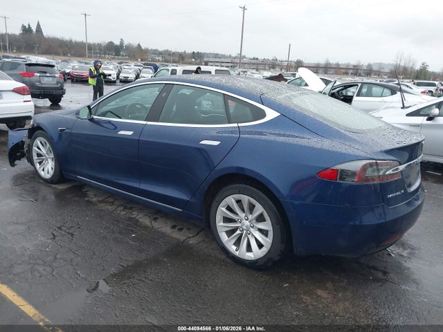 2017 TESLA MODEL S 5YJSA1E28HF229500 Photo 2