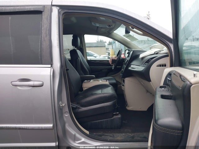 2C4RC1BG2GR230878 Chrysler Town &amp; Country Touring