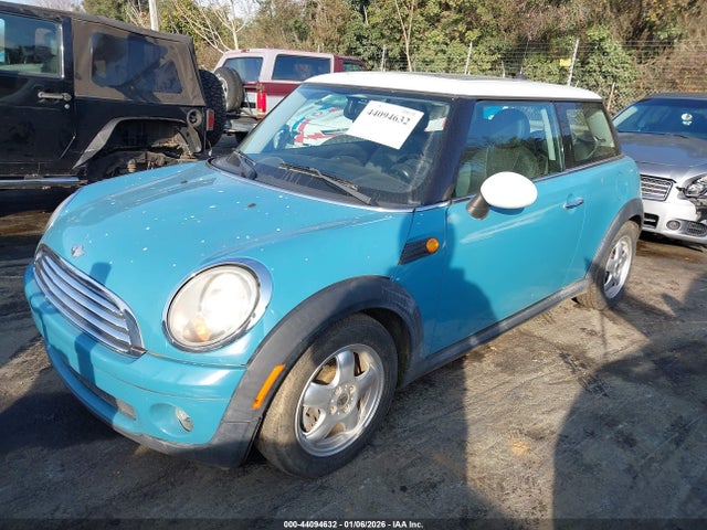 2009 MINI COOPER WMWMF33549TU70890 Photo 1