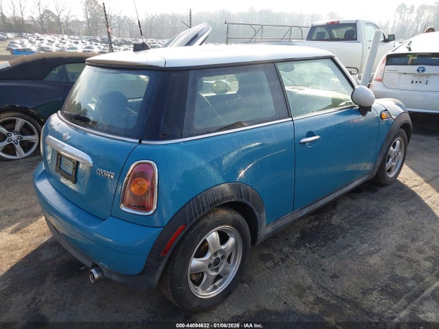 2009 MINI COOPER WMWMF33549TU70890 Photo 3