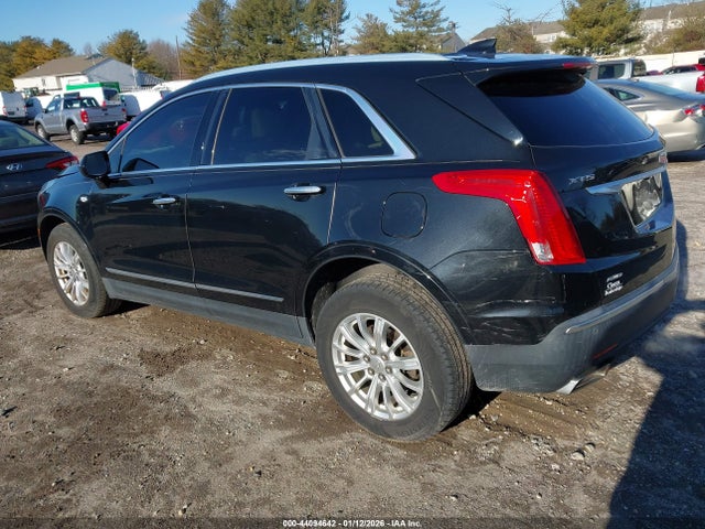 2018 CADILLAC XT5 1GYKNBRS2JZ233881 Photo 2