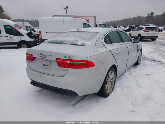 SAJAJ4BN4HA952296 Jaguar Xe 20d Premium