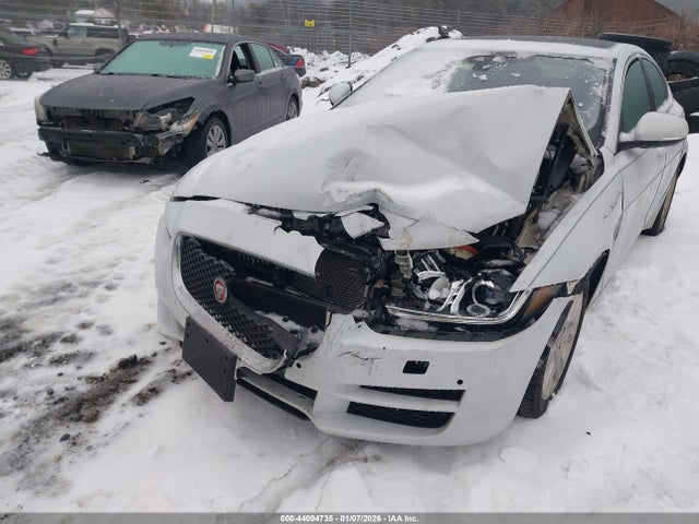 SAJAJ4BN4HA952296 Jaguar Xe 20d Premium