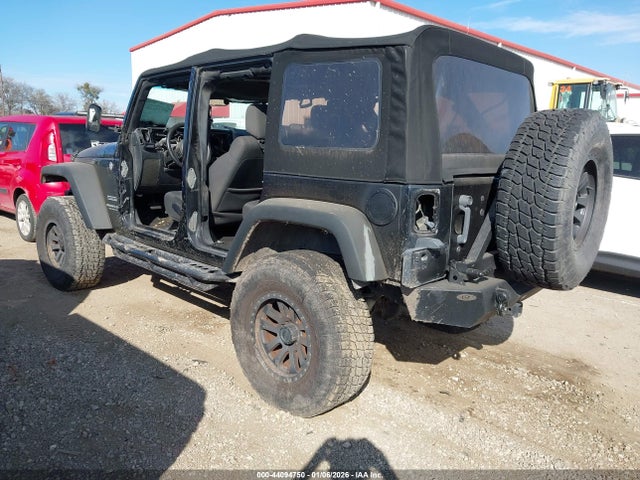2012 JEEP WRANGLER UNLIMITED 1C4BJWDG0CL196783 Photo 2