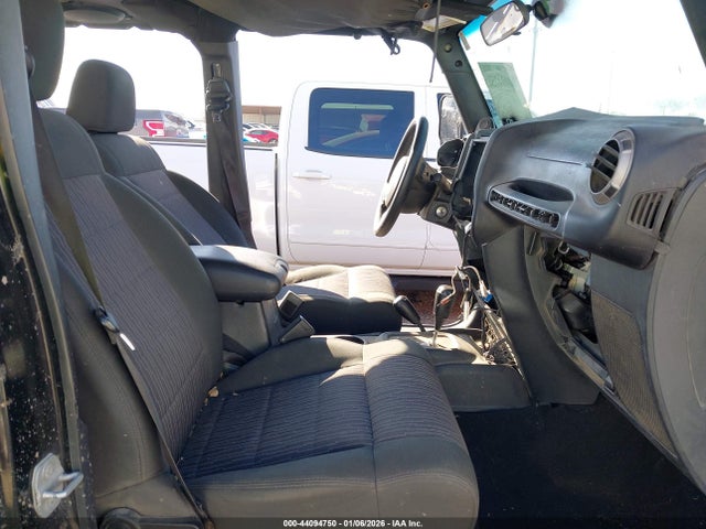 2012 JEEP WRANGLER UNLIMITED 1C4BJWDG0CL196783 Photo 4