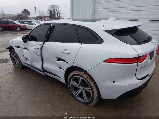 2017 JAGUAR F-PACE SADCM2BV5HA053633 Photo 2