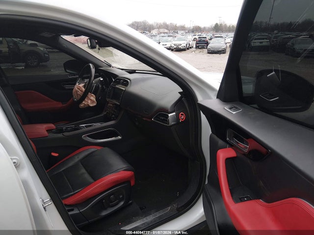 2017 JAGUAR F-PACE SADCM2BV5HA053633 Photo 4