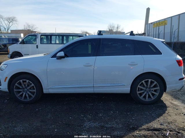 Audi Q7 3.0t Premium 2018 WA1VAAF77JD017945 Image 14
