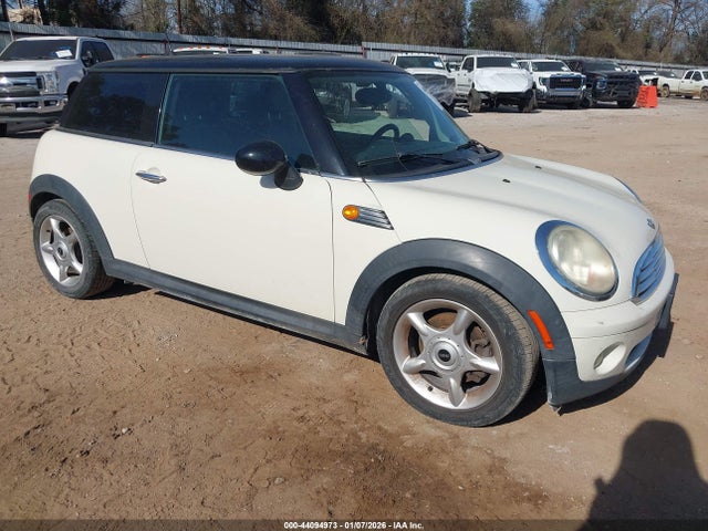 2007 MINI COOPER WMWMF33547TT52321 Photo 0