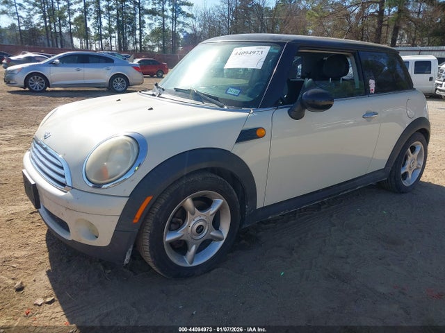 2007 MINI COOPER WMWMF33547TT52321 Photo 1