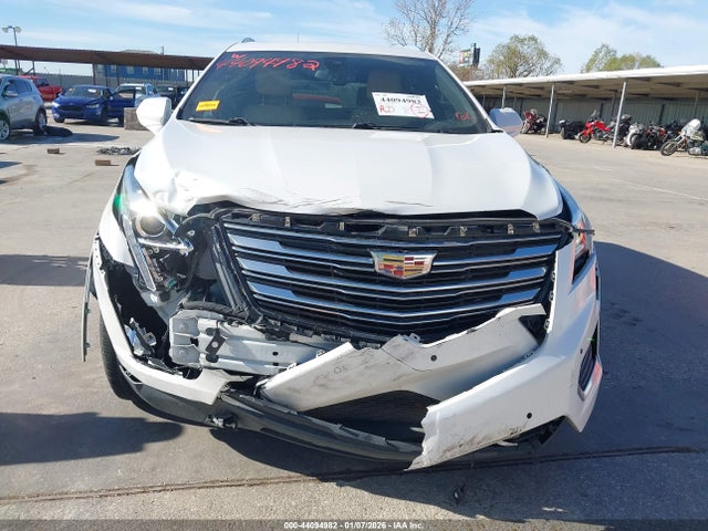 44094982 :رقم المزاد ، 1GYKNBRS6HZ259247 vin ، 2017 Cadillac Xt5 Luxury مزاد بيع