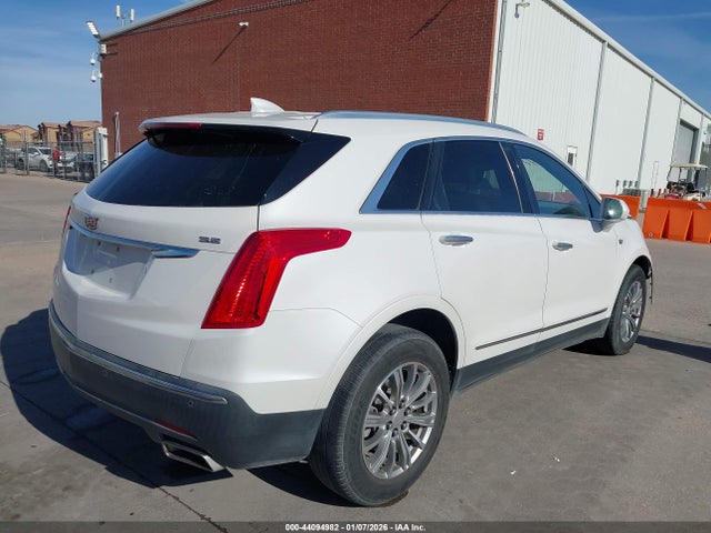 44094982 :رقم المزاد ، 1GYKNBRS6HZ259247 vin ، 2017 Cadillac Xt5 Luxury مزاد بيع