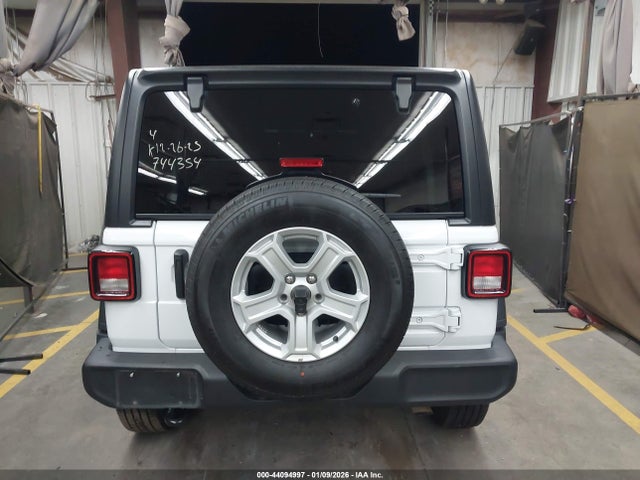 1C4HJXDN3MW744354 Jeep Wrangler Unlimited Sport S 4x4