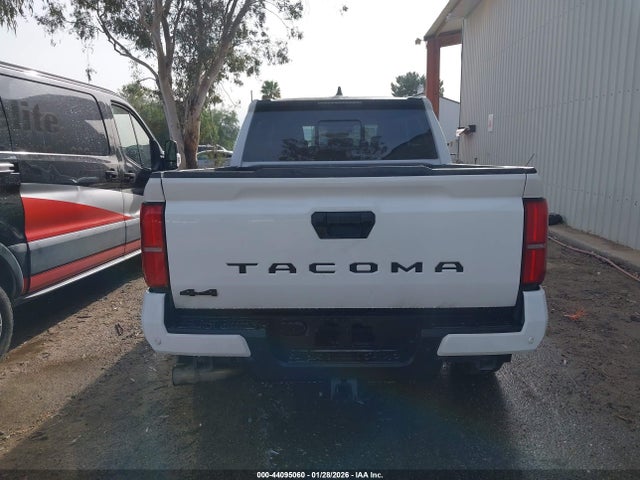 3TMLB5JN0RM031385 Toyota Tacoma Sr5