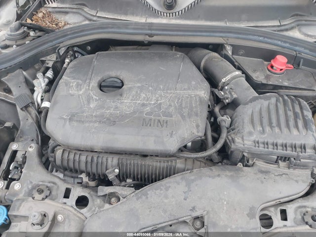 2020 MINI CLUBMAN WMWLV7C0XL2M49288 Photo 9