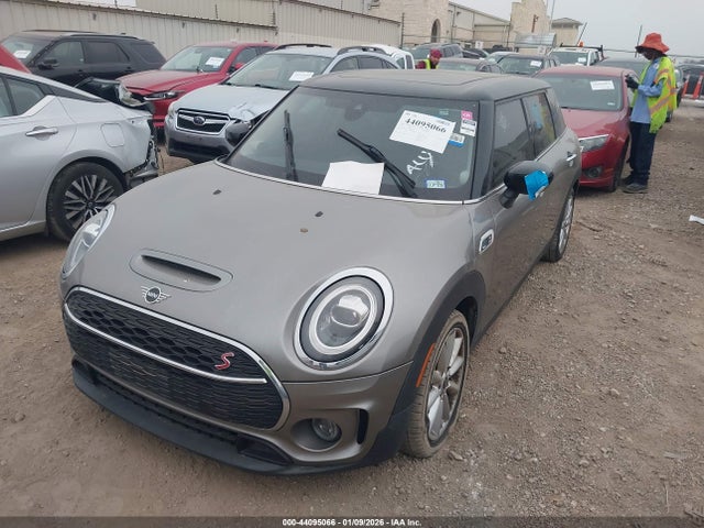 2020 MINI CLUBMAN WMWLV7C0XL2M49288 Photo 1