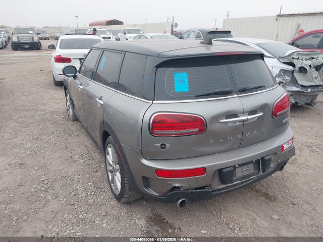 2020 MINI CLUBMAN WMWLV7C0XL2M49288 Photo 2