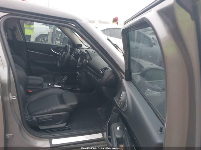 2020 MINI CLUBMAN WMWLV7C0XL2M49288 Photo 4