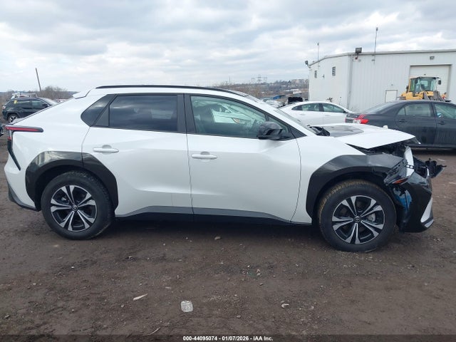 Toyota BZ4X XLE 2024 JTMABACAXRA082562 Image 12