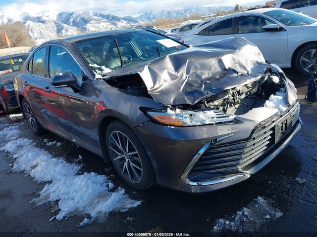 Toyota Camry Xle Awd 2022 4T1F11BK0NU061677 zdjęcie główne