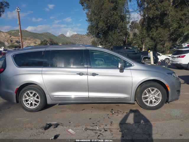 Chrysler Pacifica Touring L 2020 2C4RC1BG8LR130505 Image 13