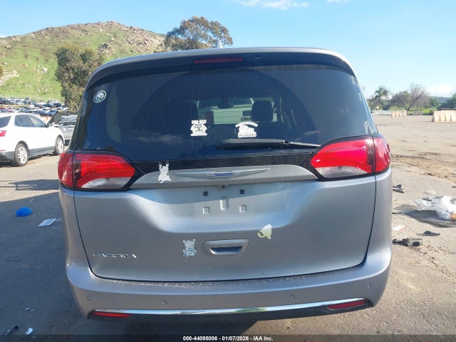 Chrysler Pacifica Touring L 2020 2C4RC1BG8LR130505 Image 16