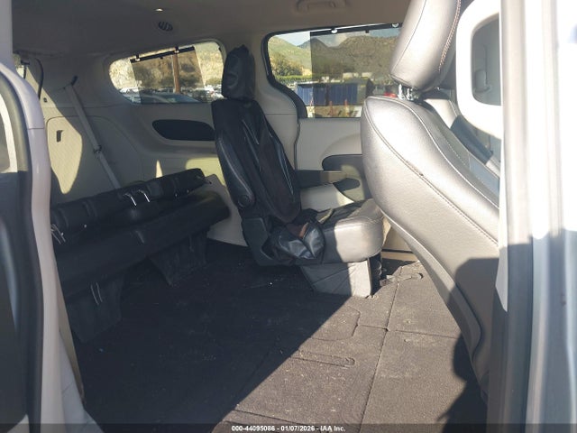 Chrysler Pacifica Touring L 2020 2C4RC1BG8LR130505 Image 8