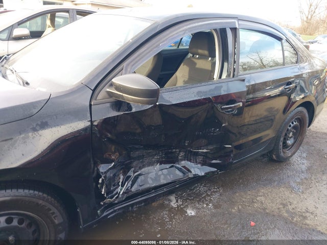 44095098 :رقم المزاد ، 3VW1K7AJ4FM305020 vin ، 2015 Volkswagen Jetta 2.0l S مزاد بيع
