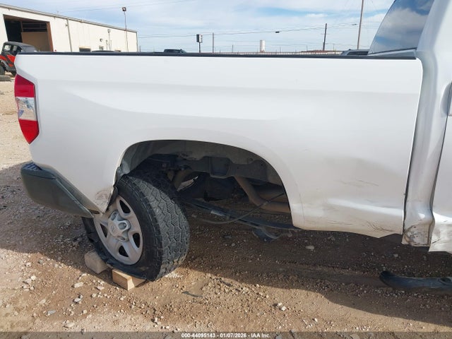 5TFRM5F19JX131980 Toyota Tundra Sr 4.6l V8