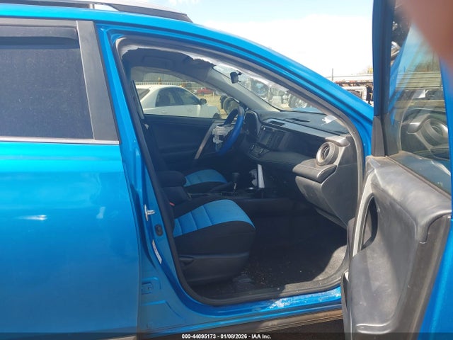 JTMRJREV7HD096596 Toyota Rav4 Hybrid Xle