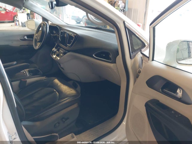 2019 CHRYSLER PACIFICA 2C4RC1GG3KR652966 Photo 4