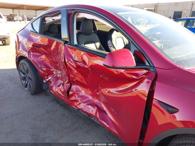 2025 TESLA MODEL Y 7SAYGDED2SF255080 Photo 5