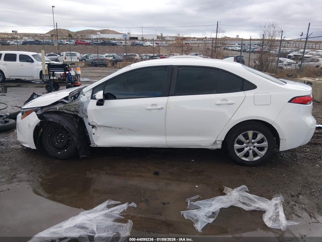 Toyota COROLLA LE 2022 5YFEPMAE7NP305723 Image 15