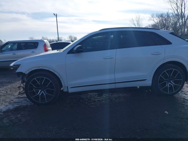 44095279 :رقم المزاد ، WA1CWBF13MD004110 vin ، 2021 Audi Sq8 Prestige Tfsi Quattro Tiptronic مزاد بيع