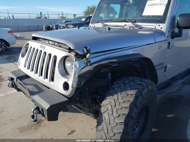 1C4HJWDG0JL921905 Jeep Wrangler Jk Unlimited Sport S 4x4