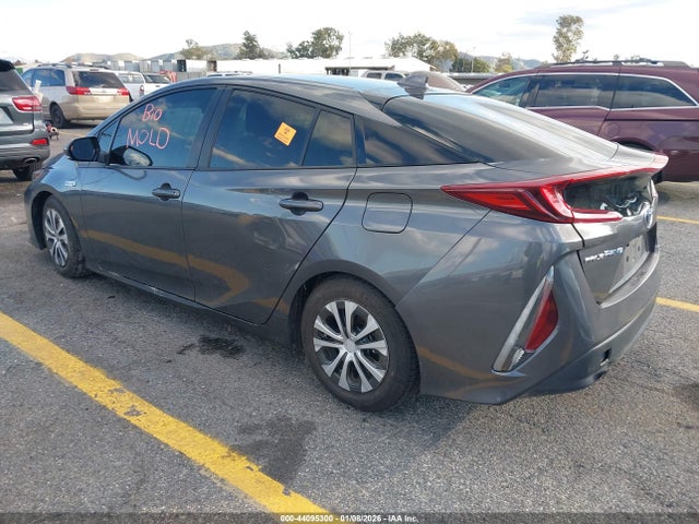 JTDKAMFP6M3186505 Toyota Prius Prime Le