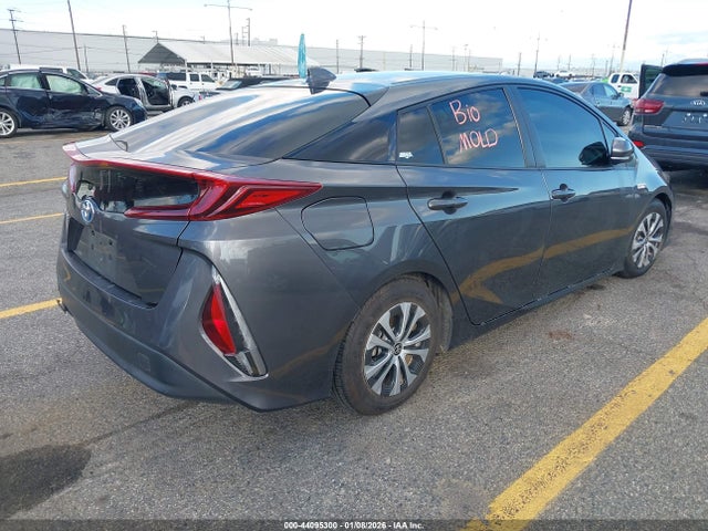 JTDKAMFP6M3186505 Toyota Prius Prime Le