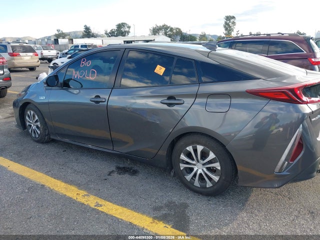JTDKAMFP6M3186505 Toyota Prius Prime Le