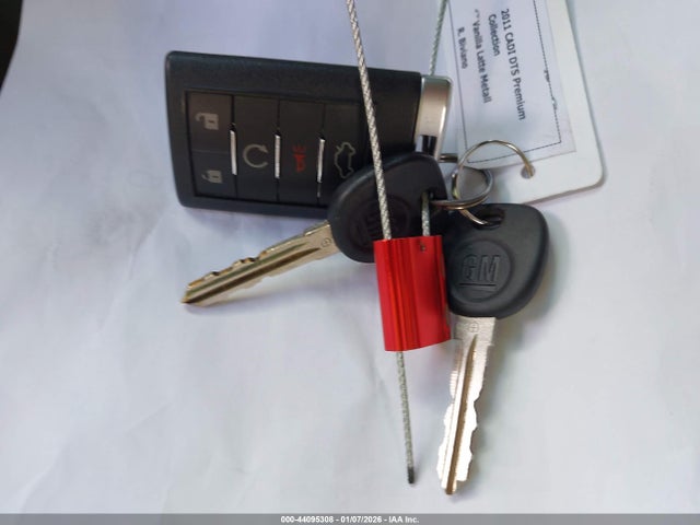 2011 CADILLAC DTS 1G6KH5E62BU125298 Photo 10
