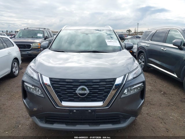 JN8BT3BA6PW424527 Nissan Rogue Sv Fwd